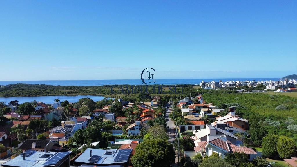 Sobrado para Venda, Florianópolis / SC, bairro Campeche, 2 dormitórios, 2 banheiros, área construída 140,00 m², terreno 200,00 m²